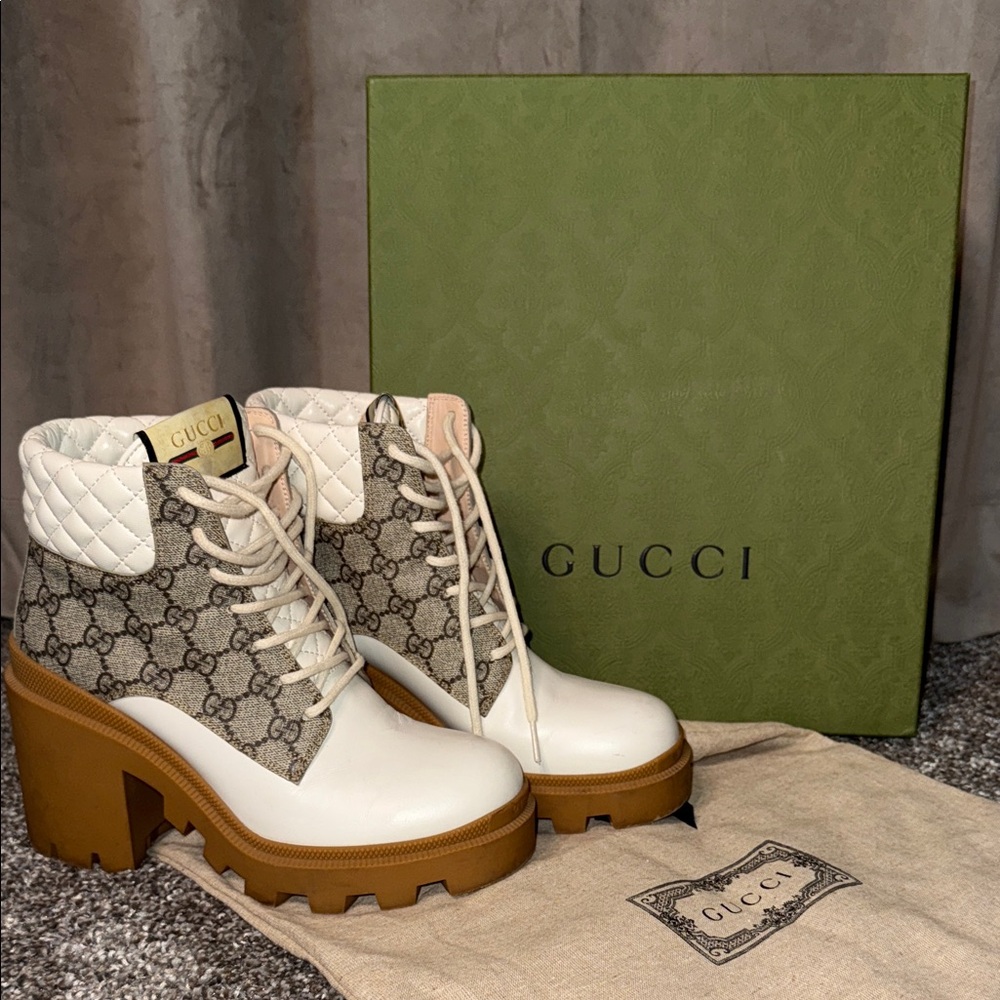Gucci Women's Cream and Brown Lace Up Boots